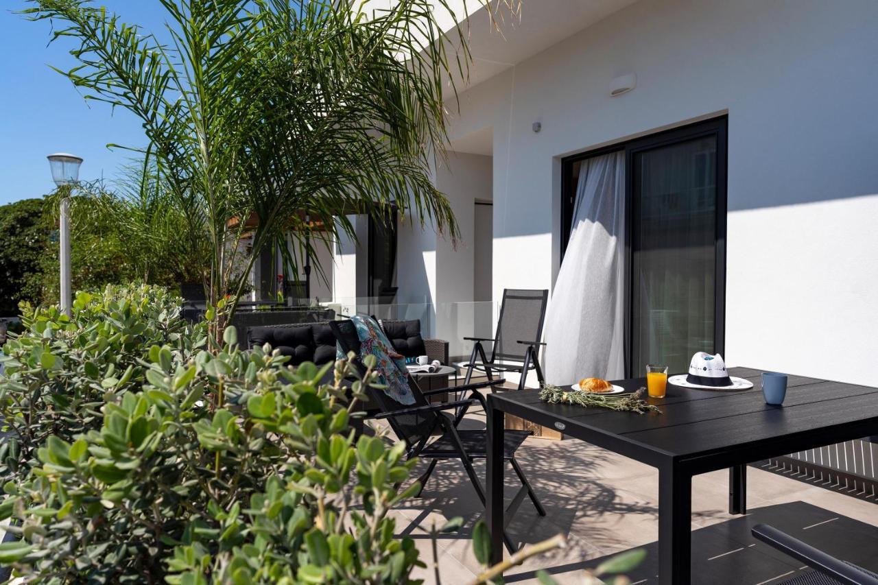 Lucian City Apartments Rhodes City Room photo