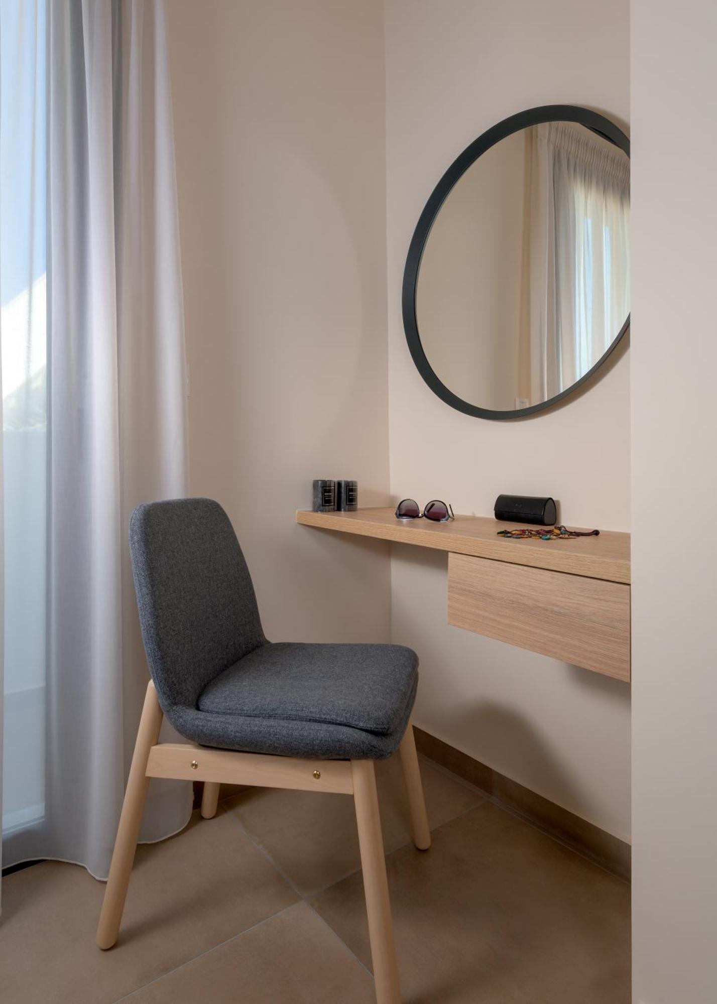 Lucian City Apartments Rhodes City Room photo